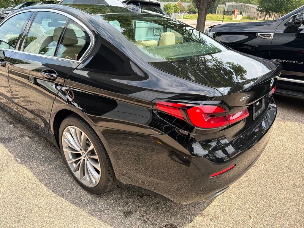 Used 2023 BMW 530i xDrive w/ Convenience Package AWD/4WD image 4