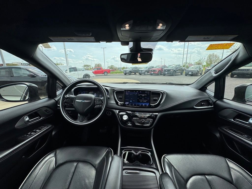 Used 2021 Chrysler Pacifica Limited w/ S Appearance Package FWD image 19