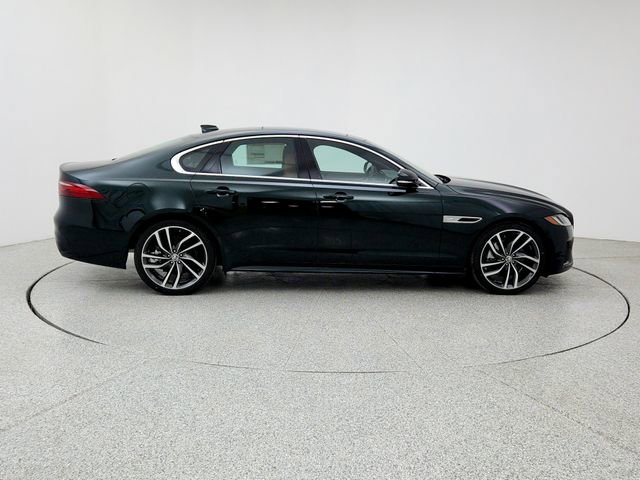 New 2024 Jaguar XF R-Dynamic SE image 4