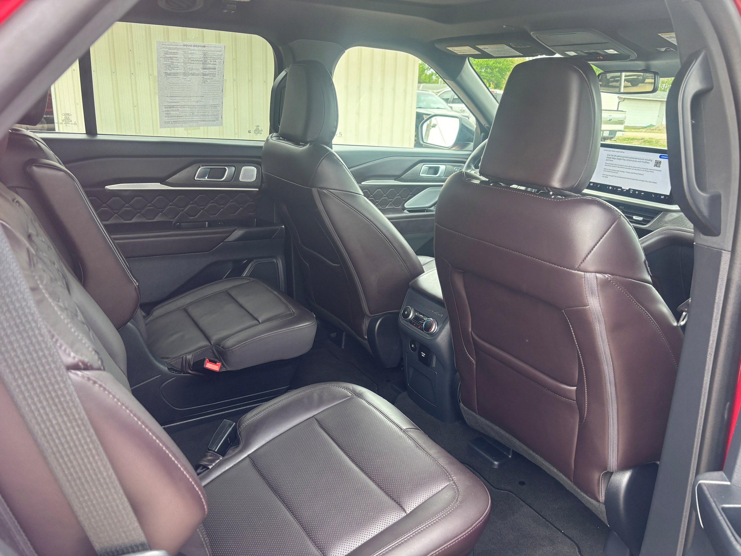 Used 2025 Ford Explorer Platinum w/ Ultimate Package AWD/4WD image 12