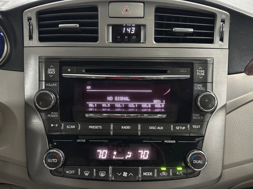 Used 2012 Toyota Avalon Limited image 18