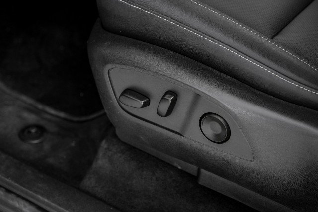 Used 2025 Chevrolet Traverse LT w/ LPO, Floor Liner Package FWD image 31