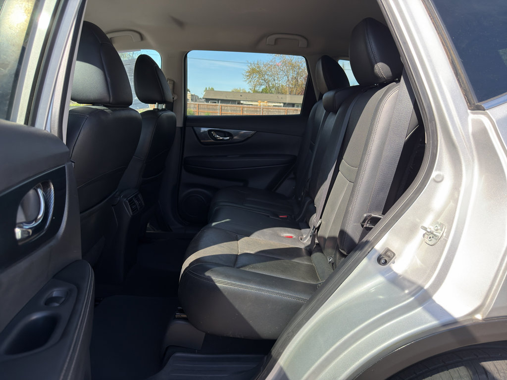 Used 2016 Nissan Rogue SL AWD/4WD image 13