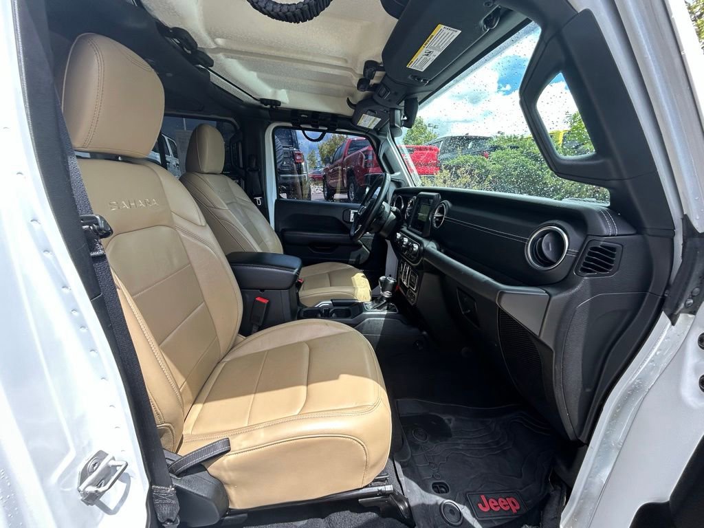 Used 2018 Jeep Wrangler Unlimited Sahara AWD/4WD image 32