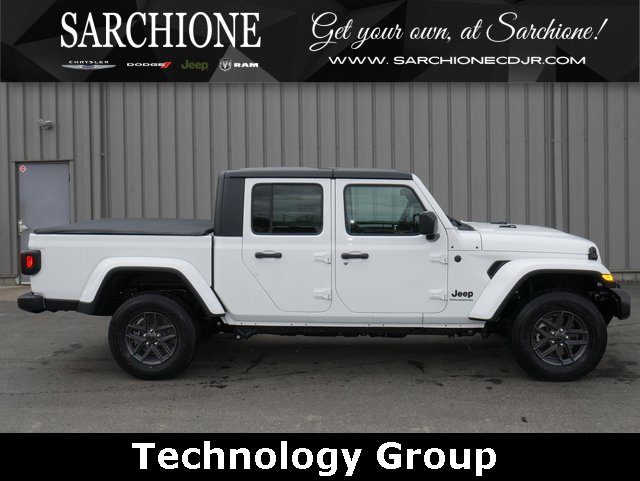 Used 2024 Jeep Gladiator Sport image 1