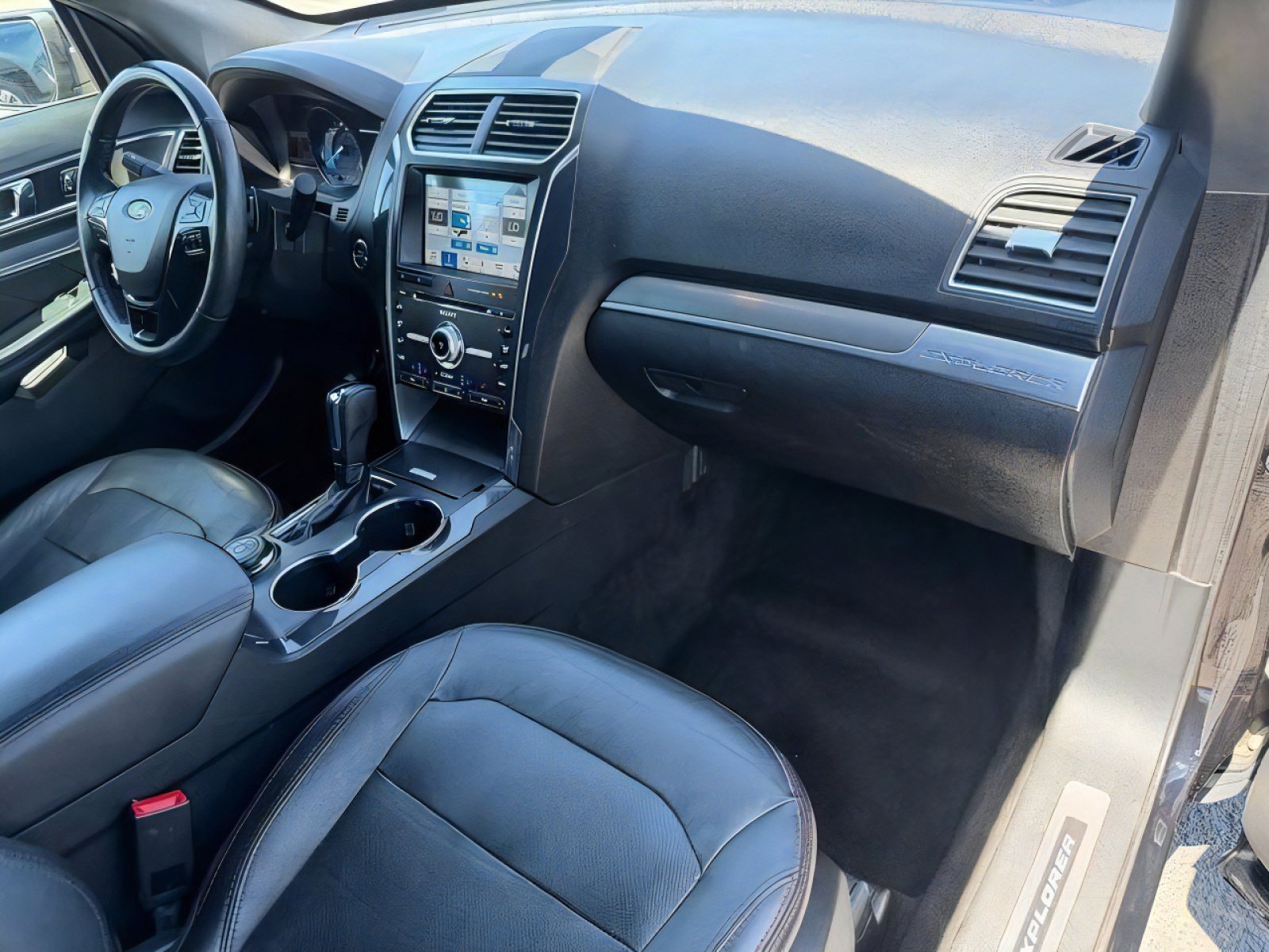 Used 2018 Ford Explorer Sport w/ Equipment Group 401A AWD/4WD image 10