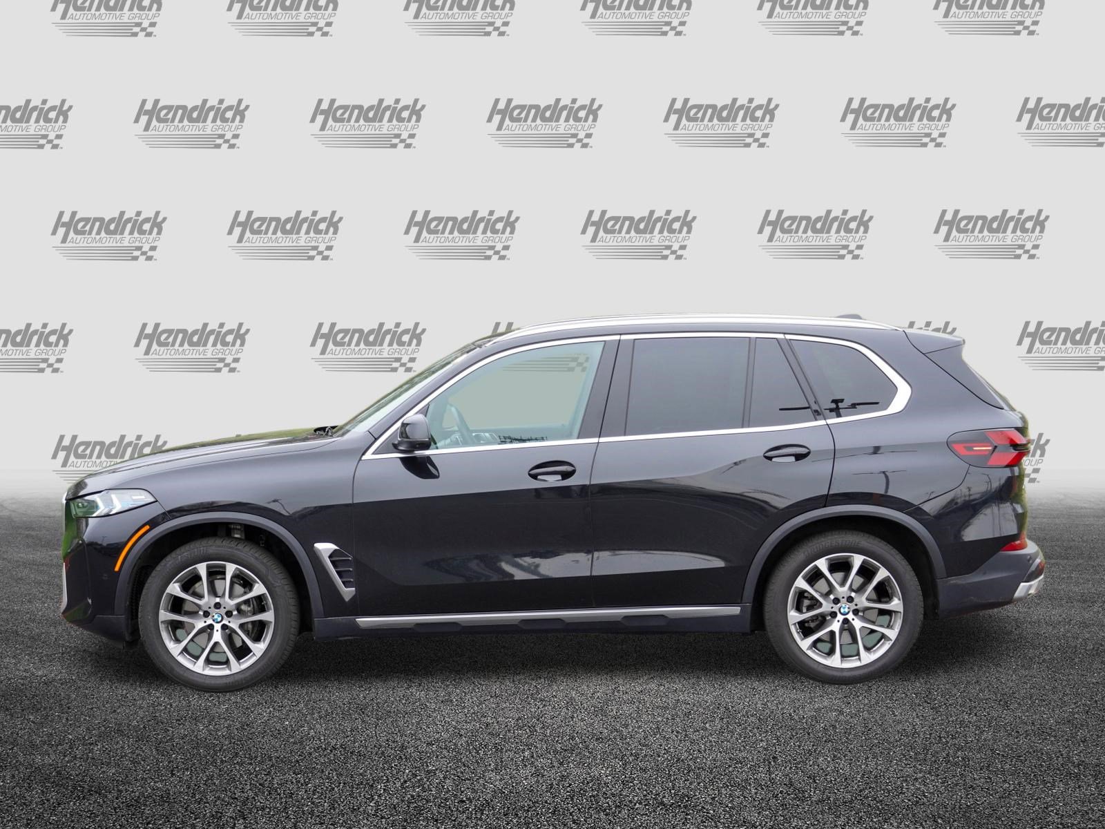 Certified 2024 BMW X5 xDrive40i w/ Premium Package AWD/4WD image 6