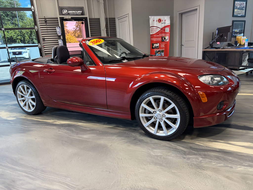 Used 2007 MAZDA MX-5 Miata Touring w/ Appearance Pkg RWD image 21