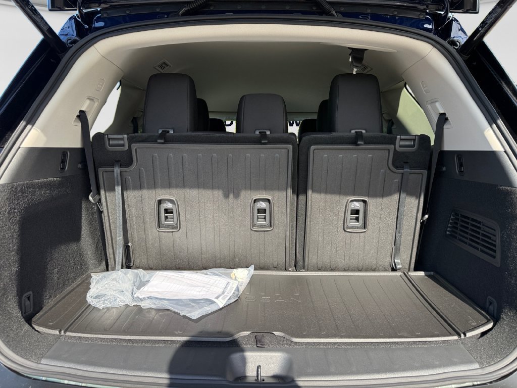 New 2026 Nissan Pathfinder SV w/ Cargo Package AWD/4WD image 18