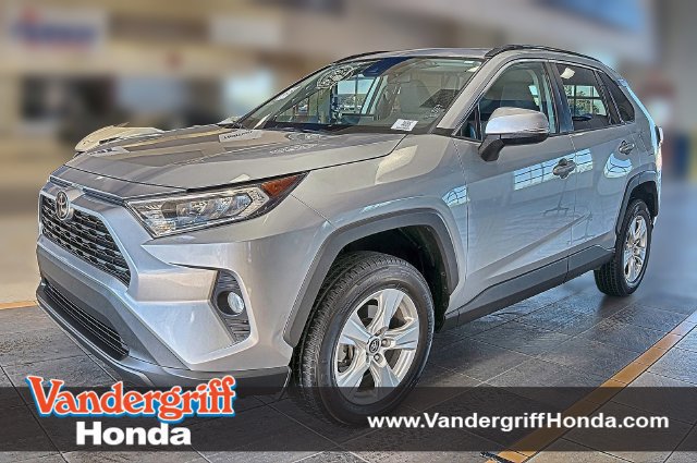 Used 2019 Toyota RAV4 XLE FWD image 1