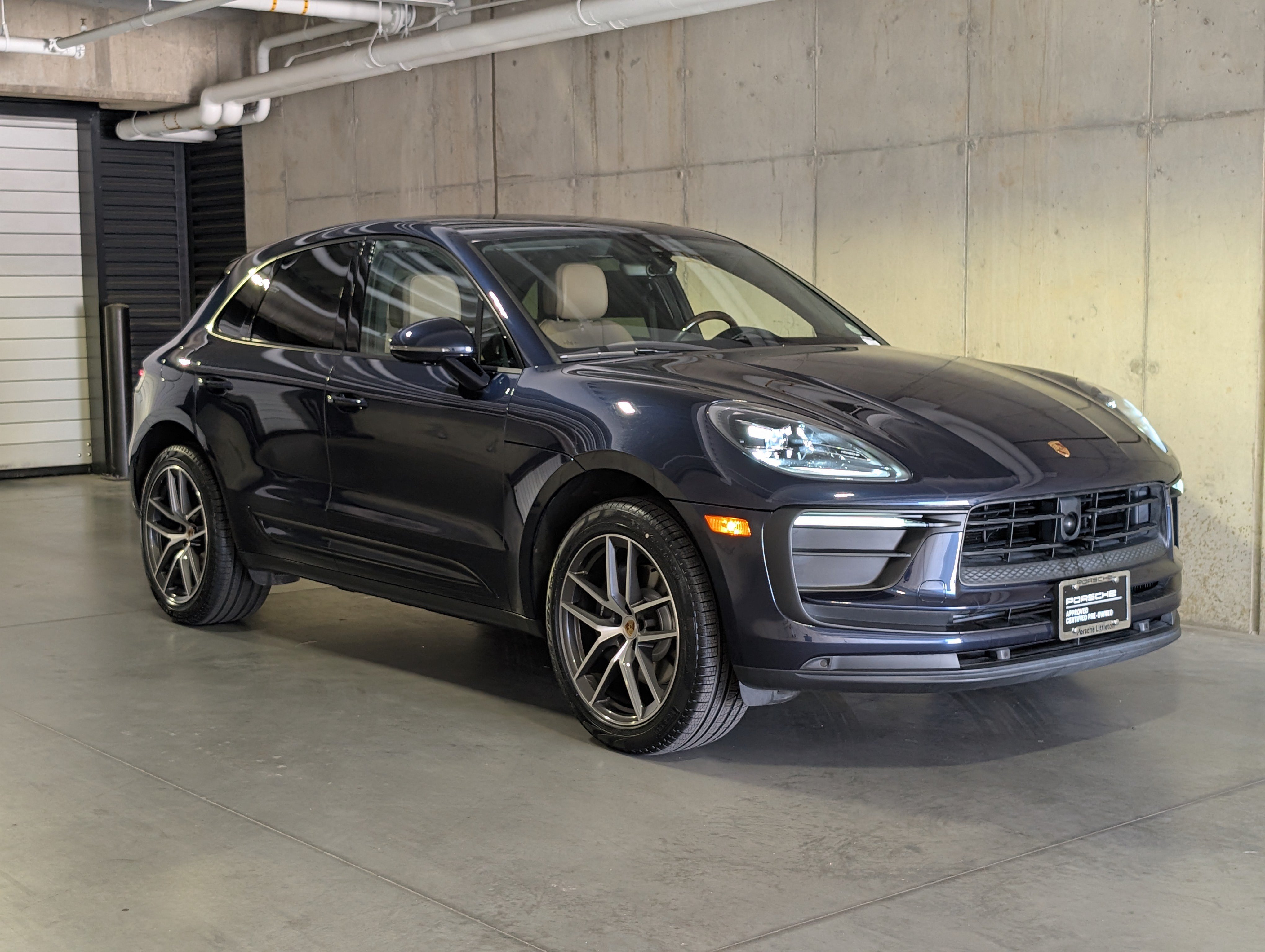 Certified 2023 Porsche Macan AWD/4WD image 11