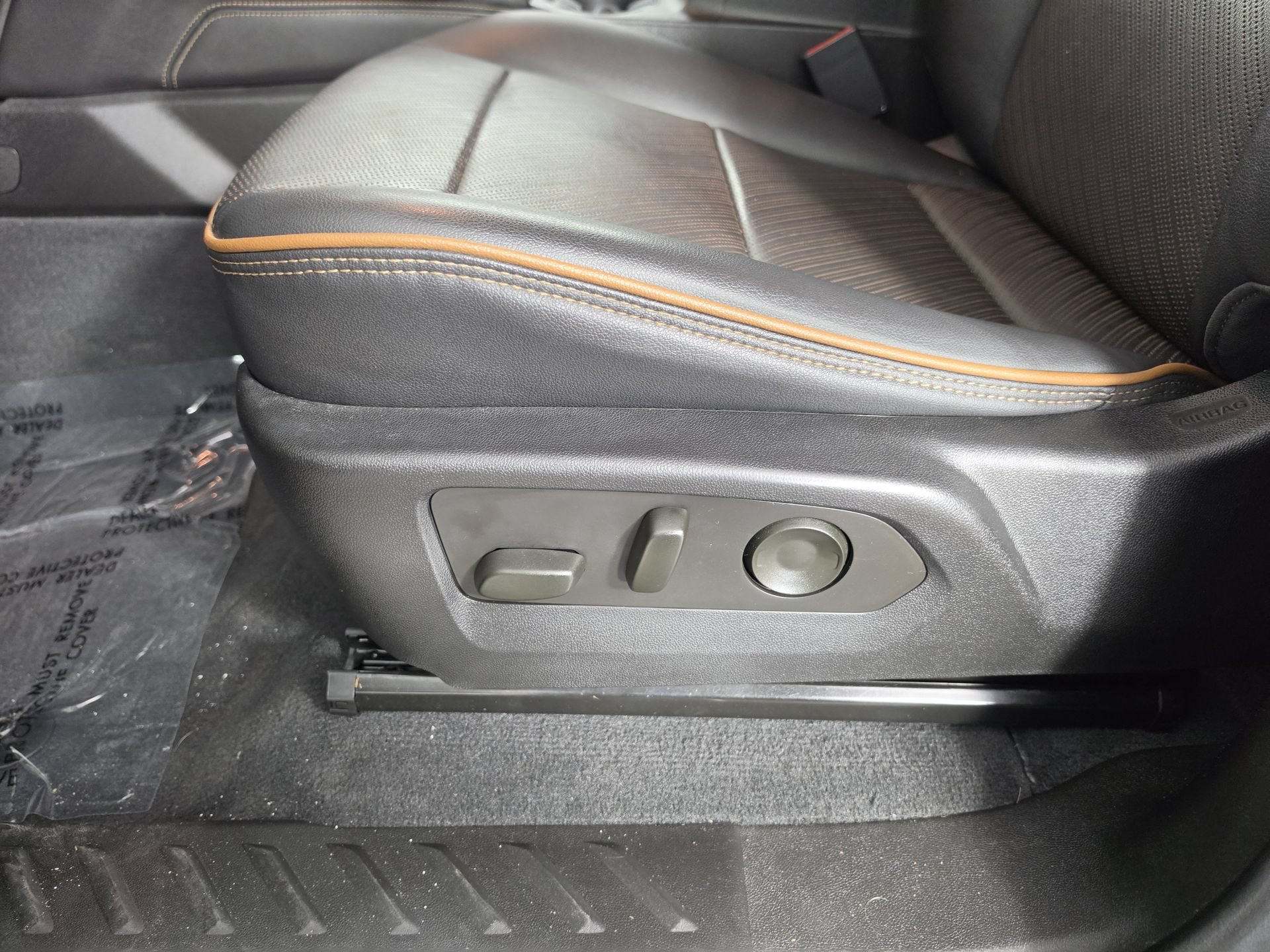 Used 2023 GMC Canyon AT4 w/ AT4 Premium Package AWD/4WD image 15
