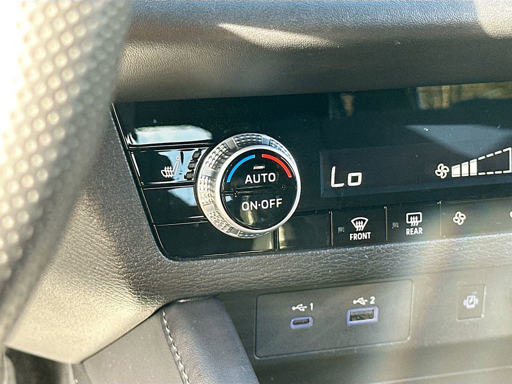 Used 2024 Mitsubishi Outlander SE Black Edition image 20