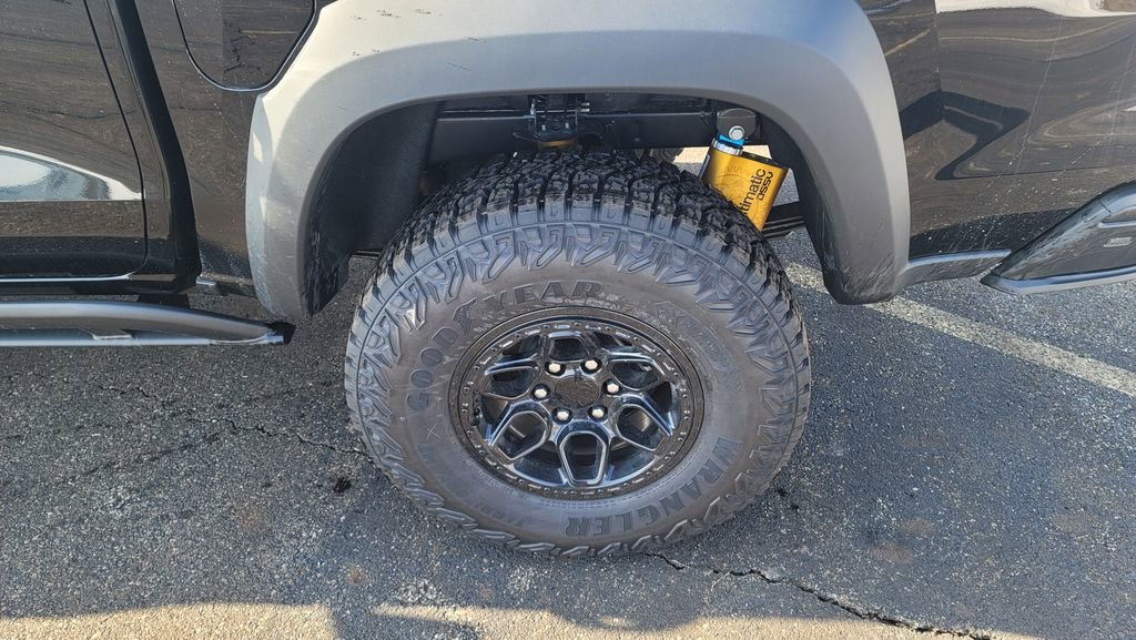 New 2026 Chevrolet Colorado ZR2 w/ ZR2 Bison Edition image 8