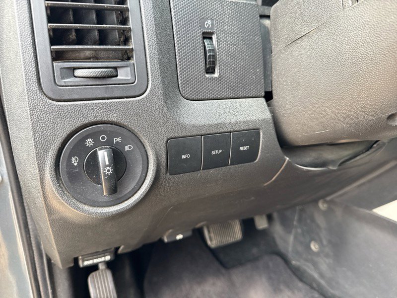 Used 2011 Ford Escape XLT image 17