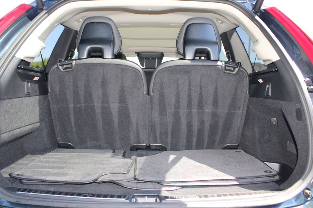 Used 2025 Volvo XC90 B6 Plus AWD/4WD image 35