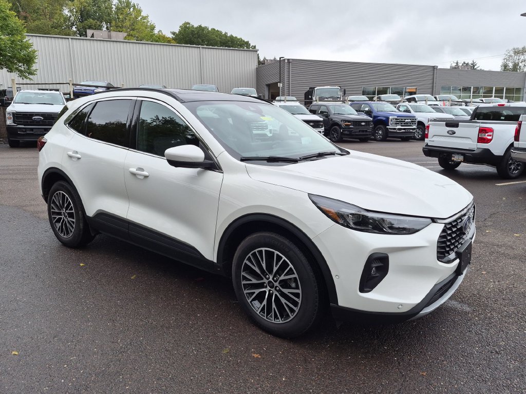 Certified 2023 Ford Escape SE w/ PHEV Premium Package FWD image 15