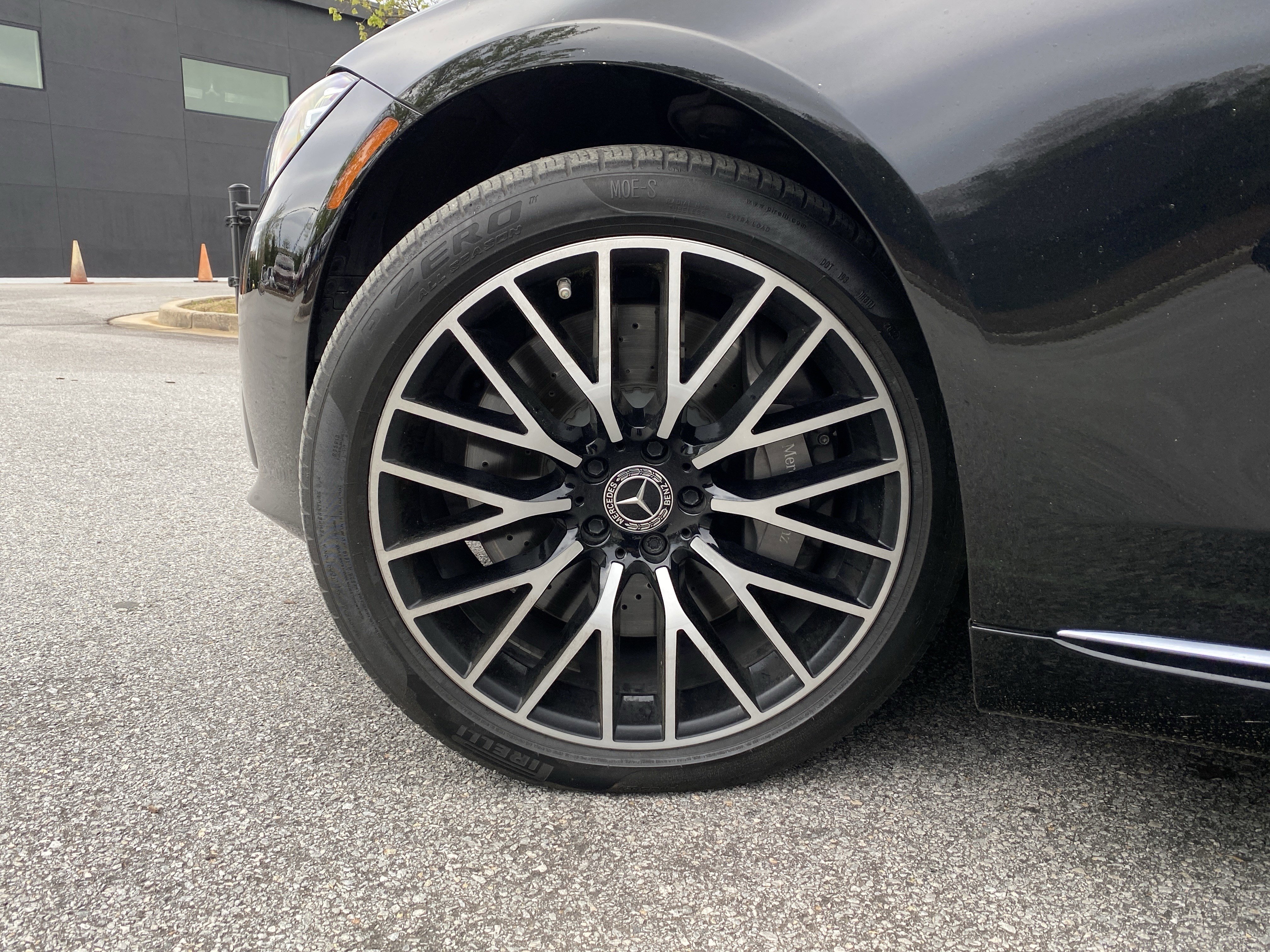 Used 2023 Mercedes-Benz S 580 4MATIC Sedan w/ 3D Technology Package image 17