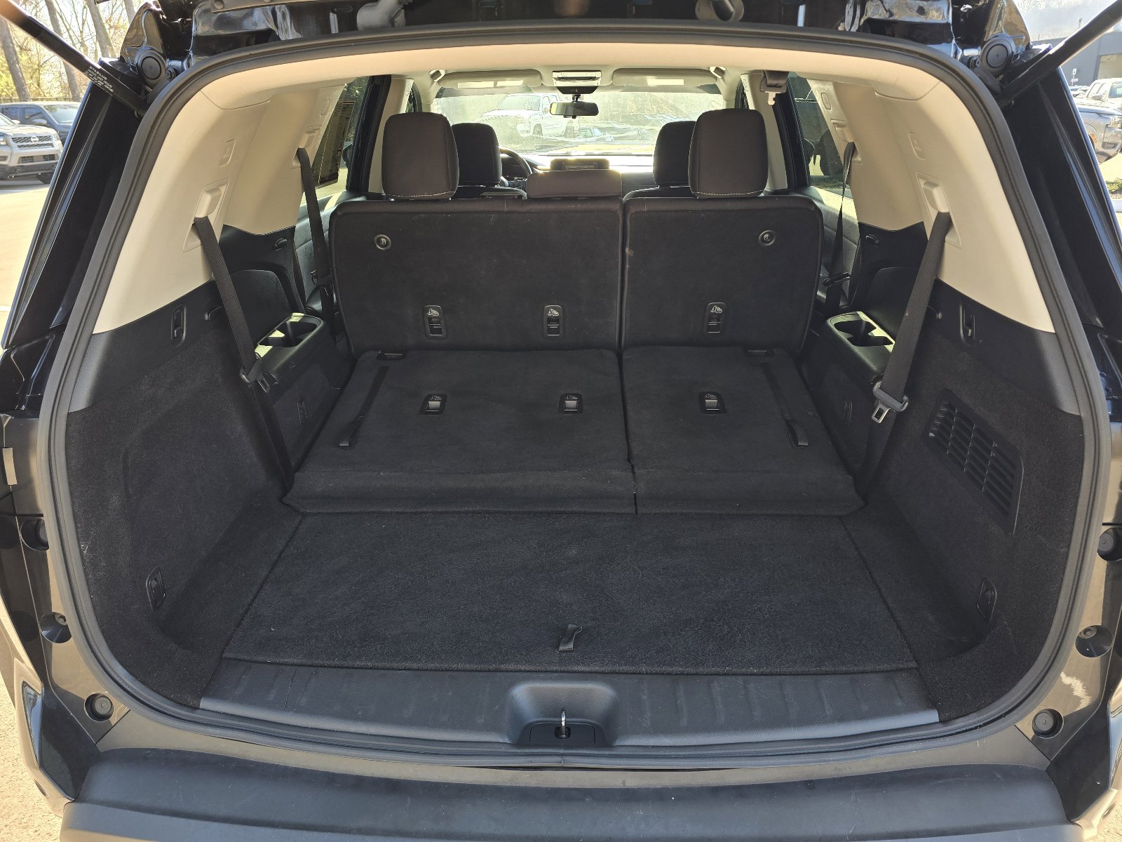 Used 2024 Nissan Pathfinder SV image 25