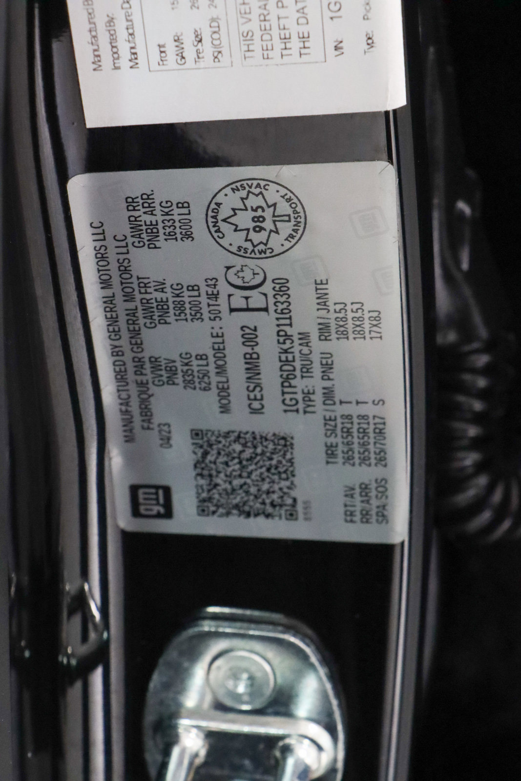 Used 2023 GMC Canyon AT4 w/ AT4 Premium Package image 32