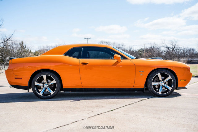 Used 2014 Dodge Challenger R/T image 9