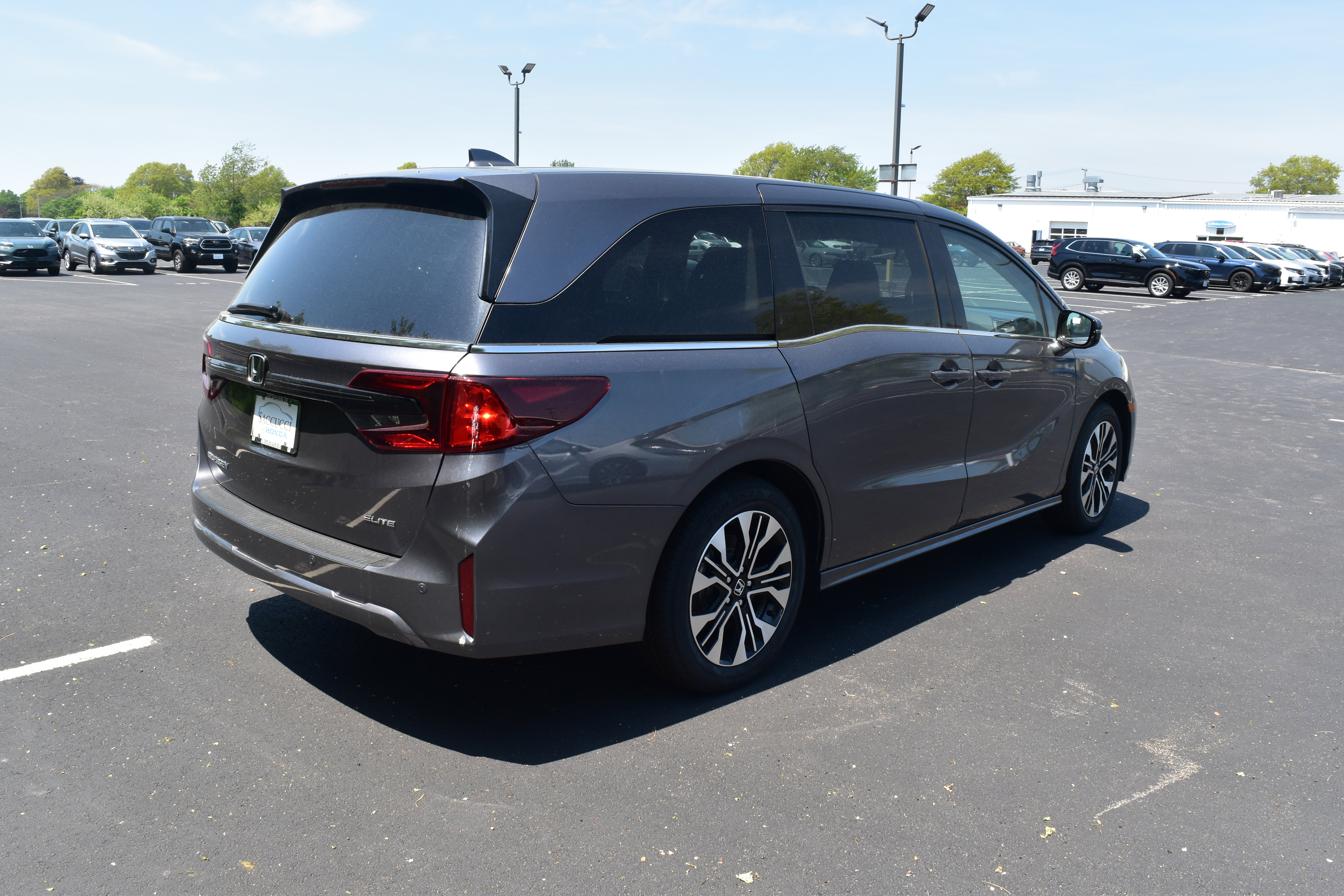 New 2026 Honda Odyssey Elite image 3