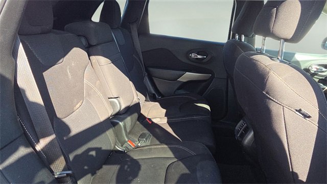 Used 2017 Jeep Cherokee Latitude image 17