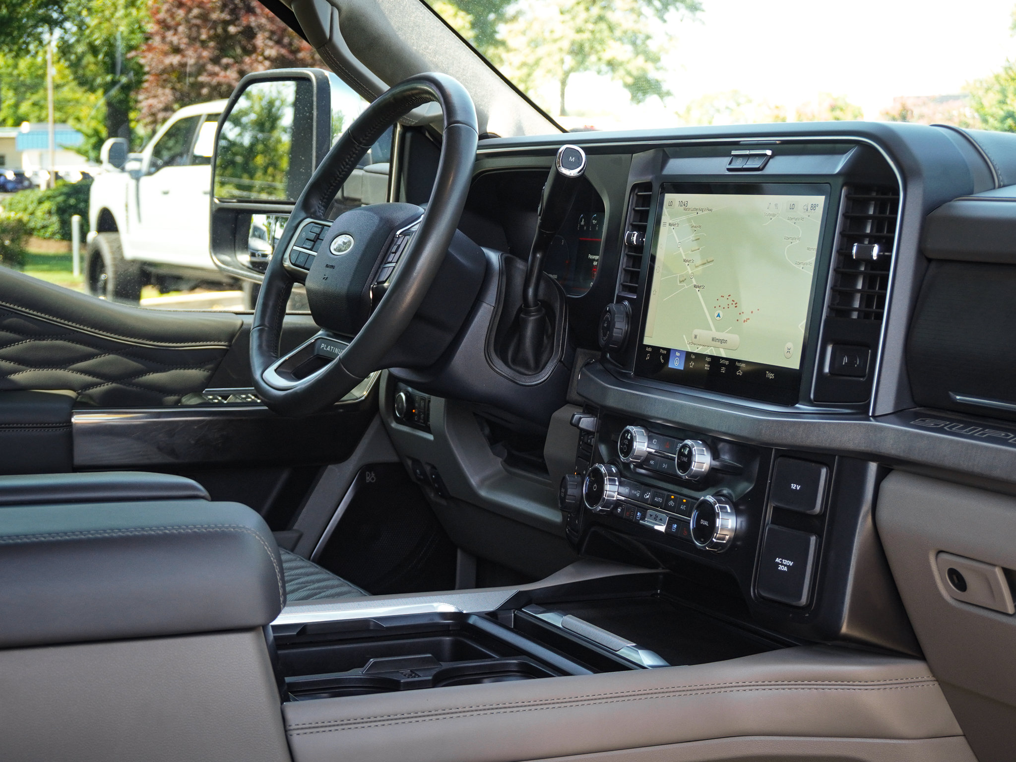 Used 2025 Ford F350 Platinum w/ Platinum Plus Package AWD/4WD image 33