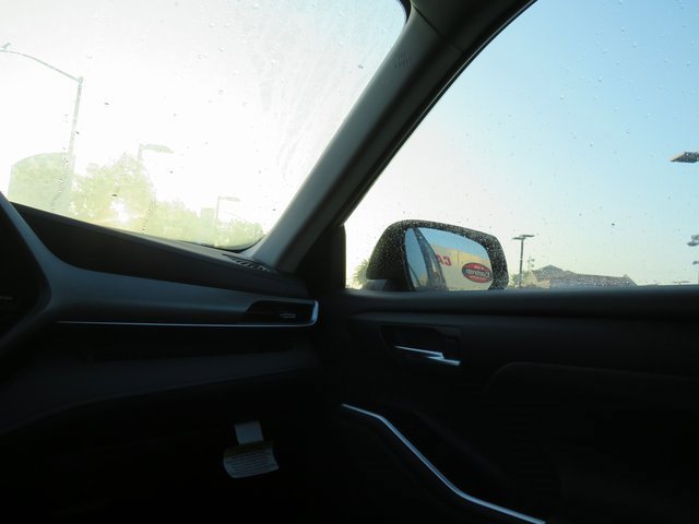 New 2025 Toyota Highlander XLE image 34