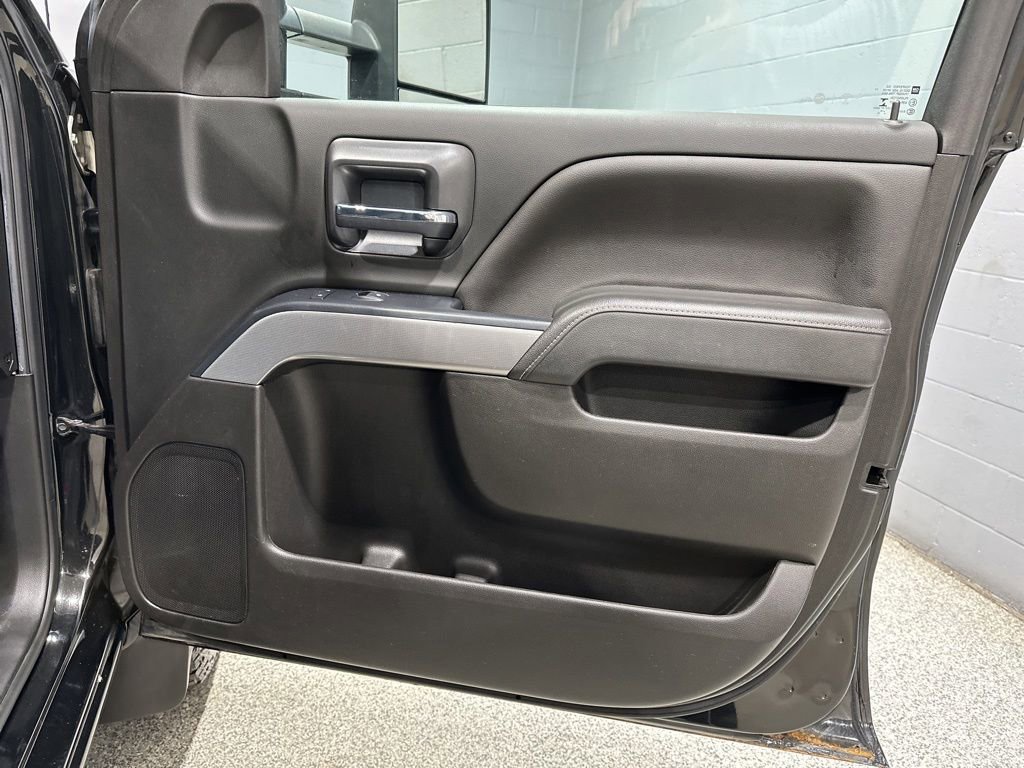 Used 2019 Chevrolet Silverado 1500 LT w/ All Star Edition AWD/4WD image 17