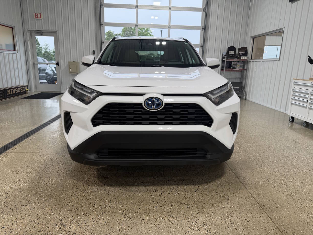 Used 2023 Toyota RAV4 XLE w/ Convenience Package AWD/4WD image 7