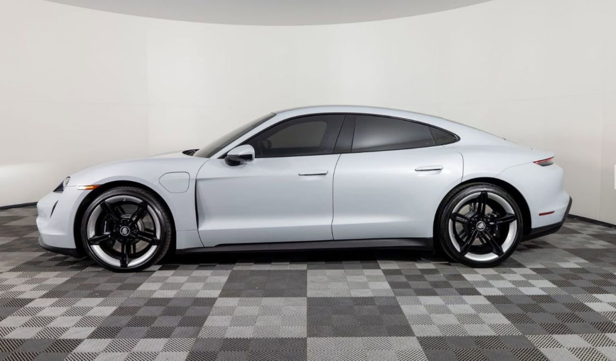 Used 2021 Porsche Taycan 4S w/ Premium Package image 3