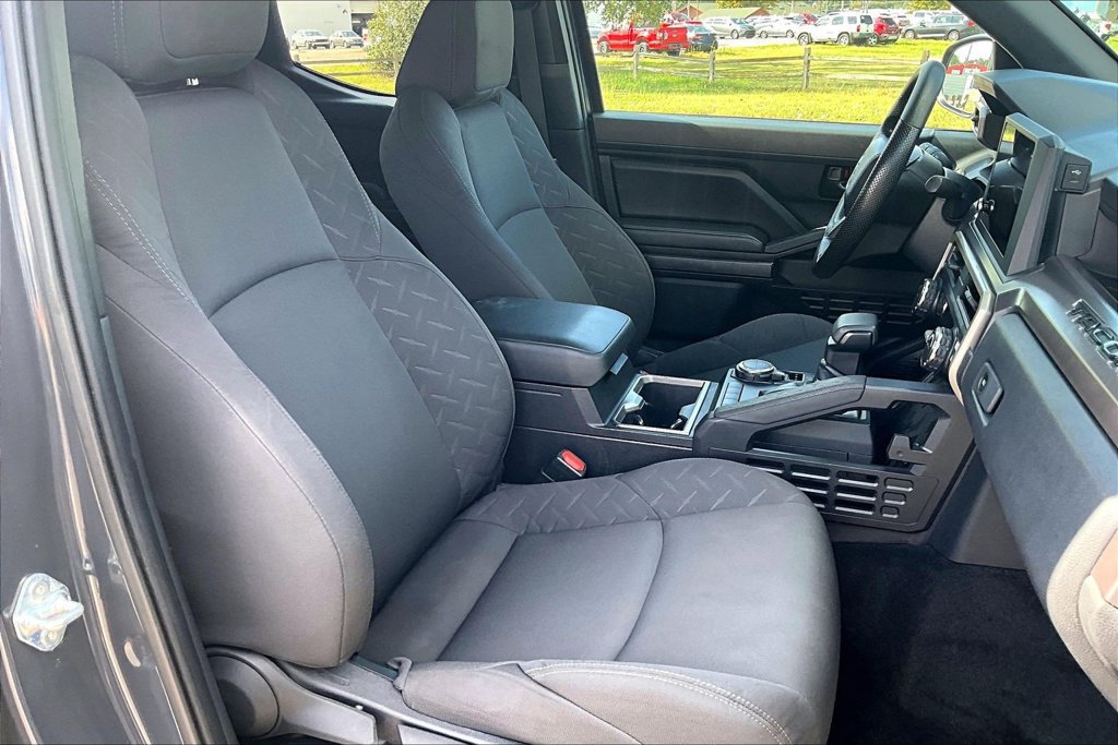 Used 2025 Toyota Tacoma SR5 AWD/4WD image 7