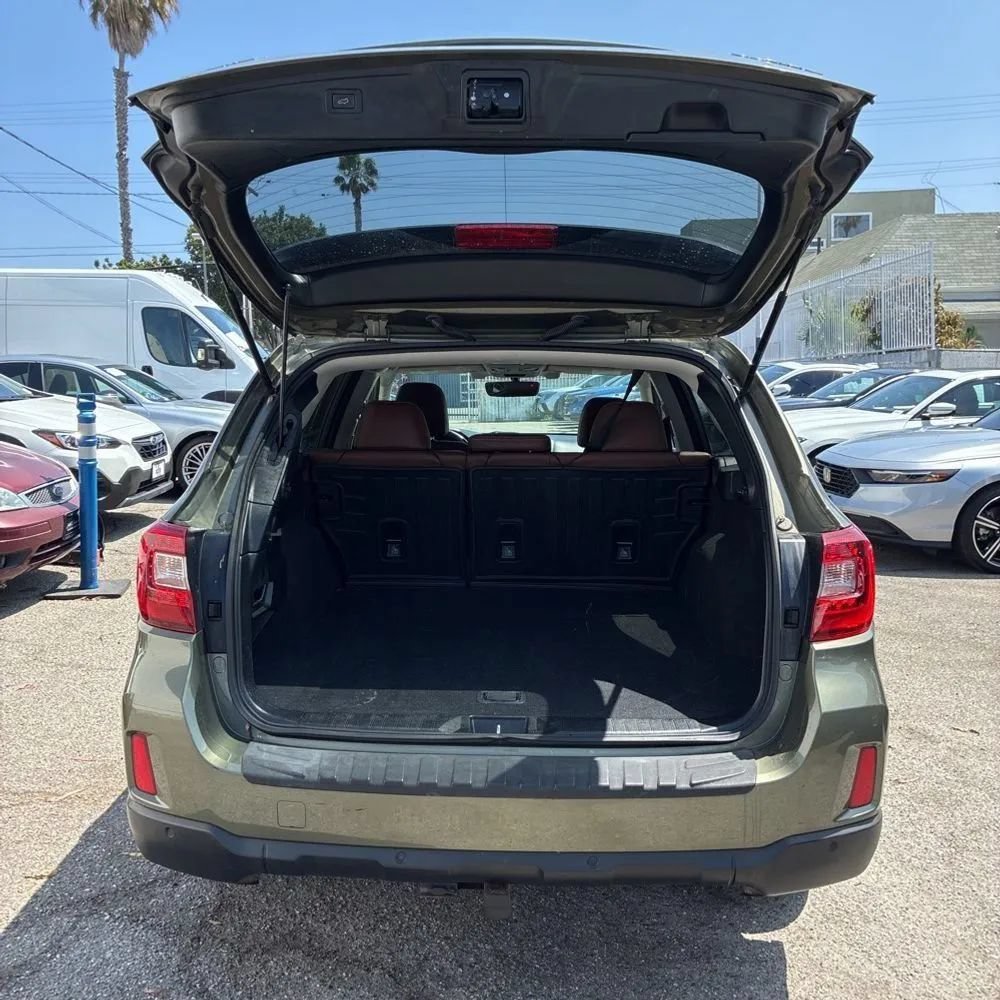 Used 2017 Subaru Outback 3.6R Touring AWD/4WD image 28