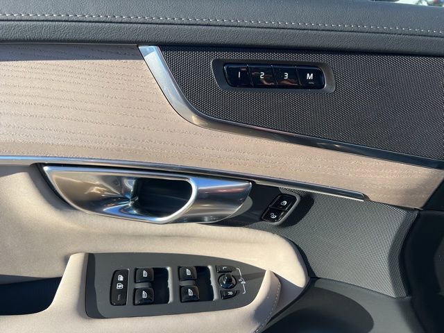 New 2026 Volvo XC90 B6 Plus image 23