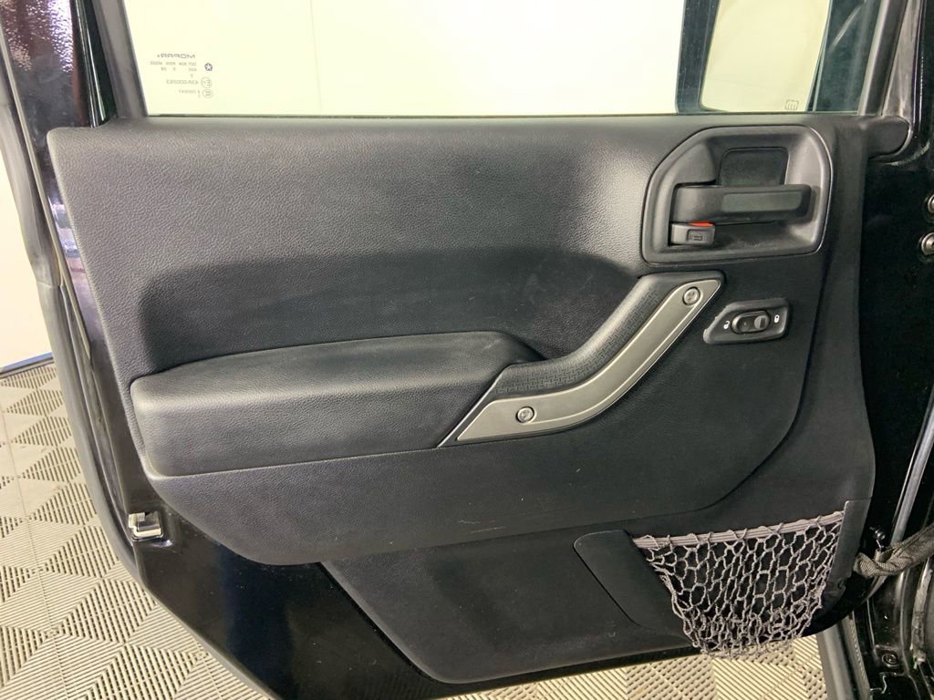 Used 2015 Jeep Wrangler Sport image 14