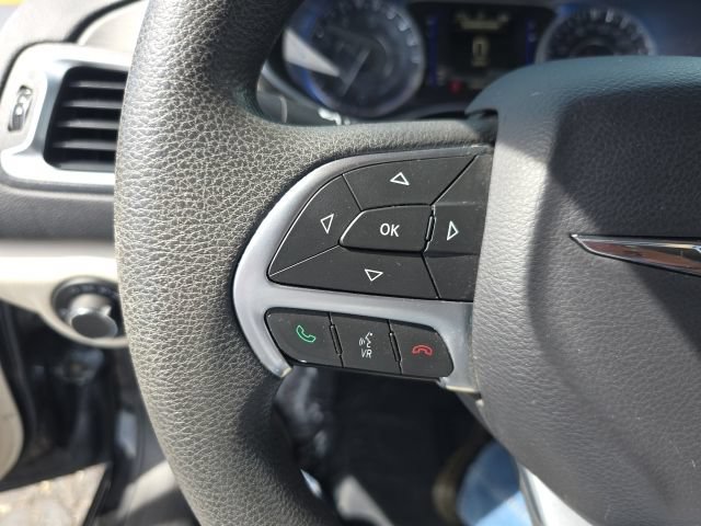 Used 2016 Chrysler 200 Limited FWD image 17