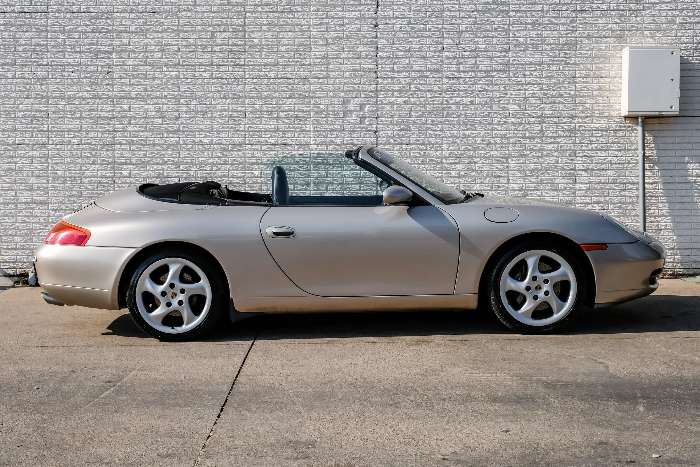 Used 2000 Porsche 911 Cabriolet image 7