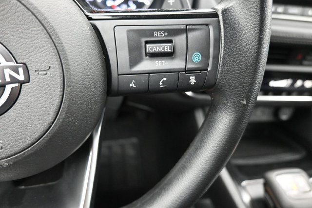 Used 2023 Nissan Rogue SV FWD image 11