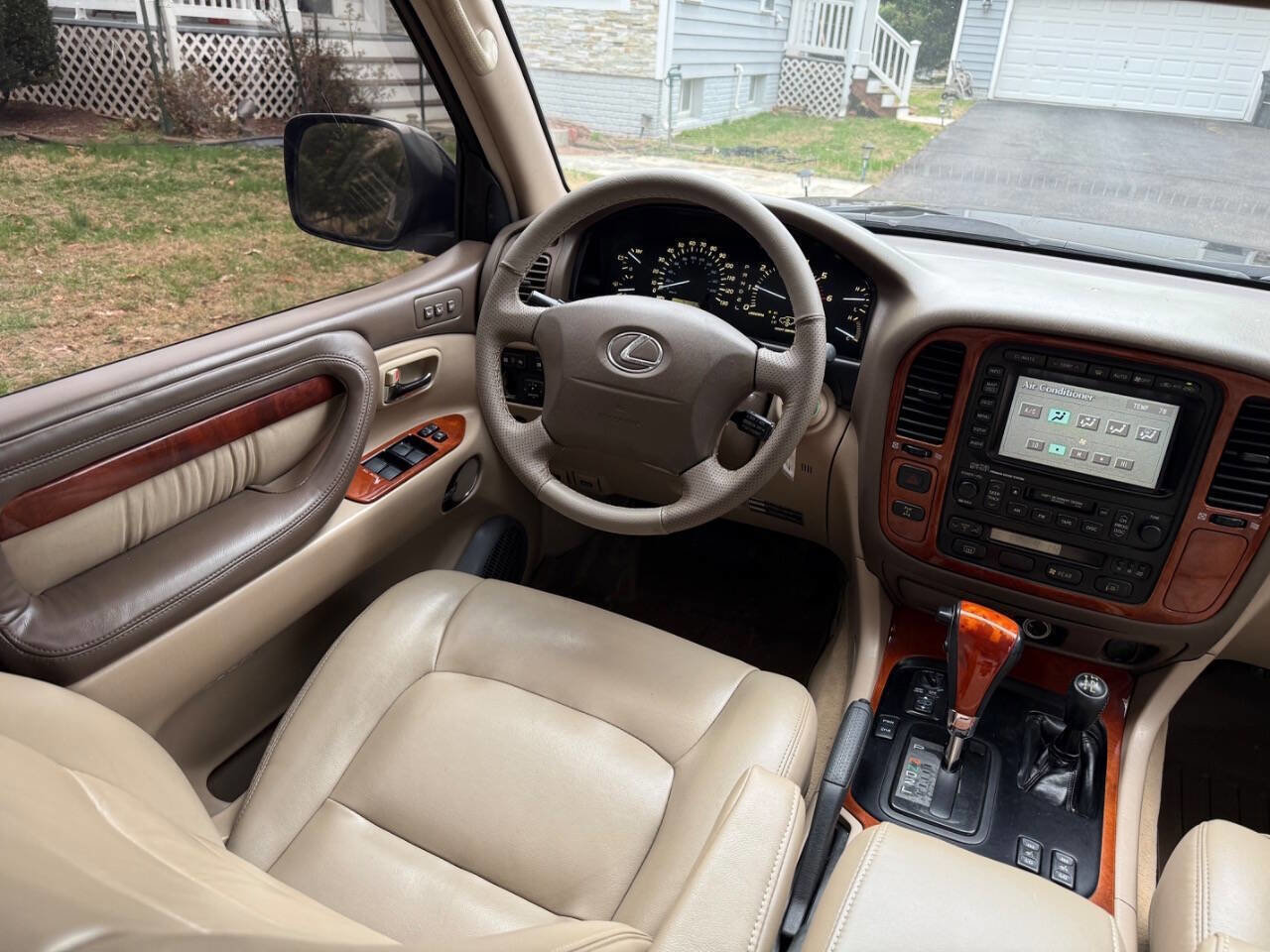 Used 2002 Lexus LX 470 Base 4WD 4dr SUV image 87