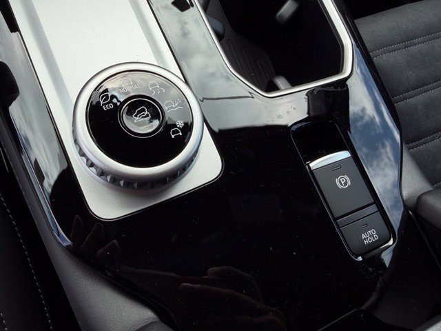 New 2026 Mitsubishi Outlander LE FWD image 29