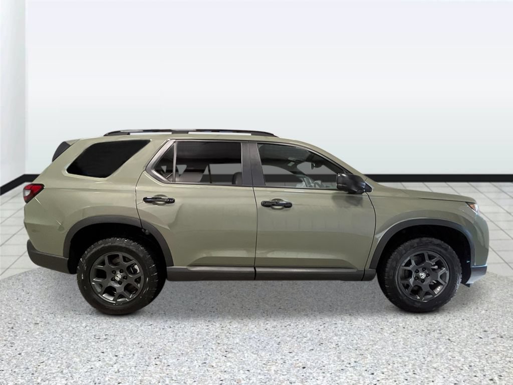 New 2026 Honda Pilot TrailSport image 2