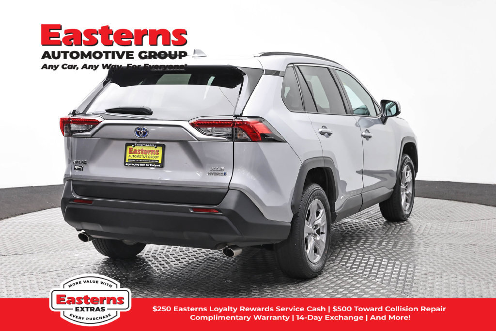 Used 2024 Toyota RAV4 XLE AWD/4WD image 6