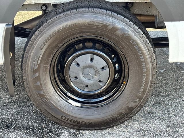 Used 2025 Mercedes-Benz Sprinter 2500 image 29