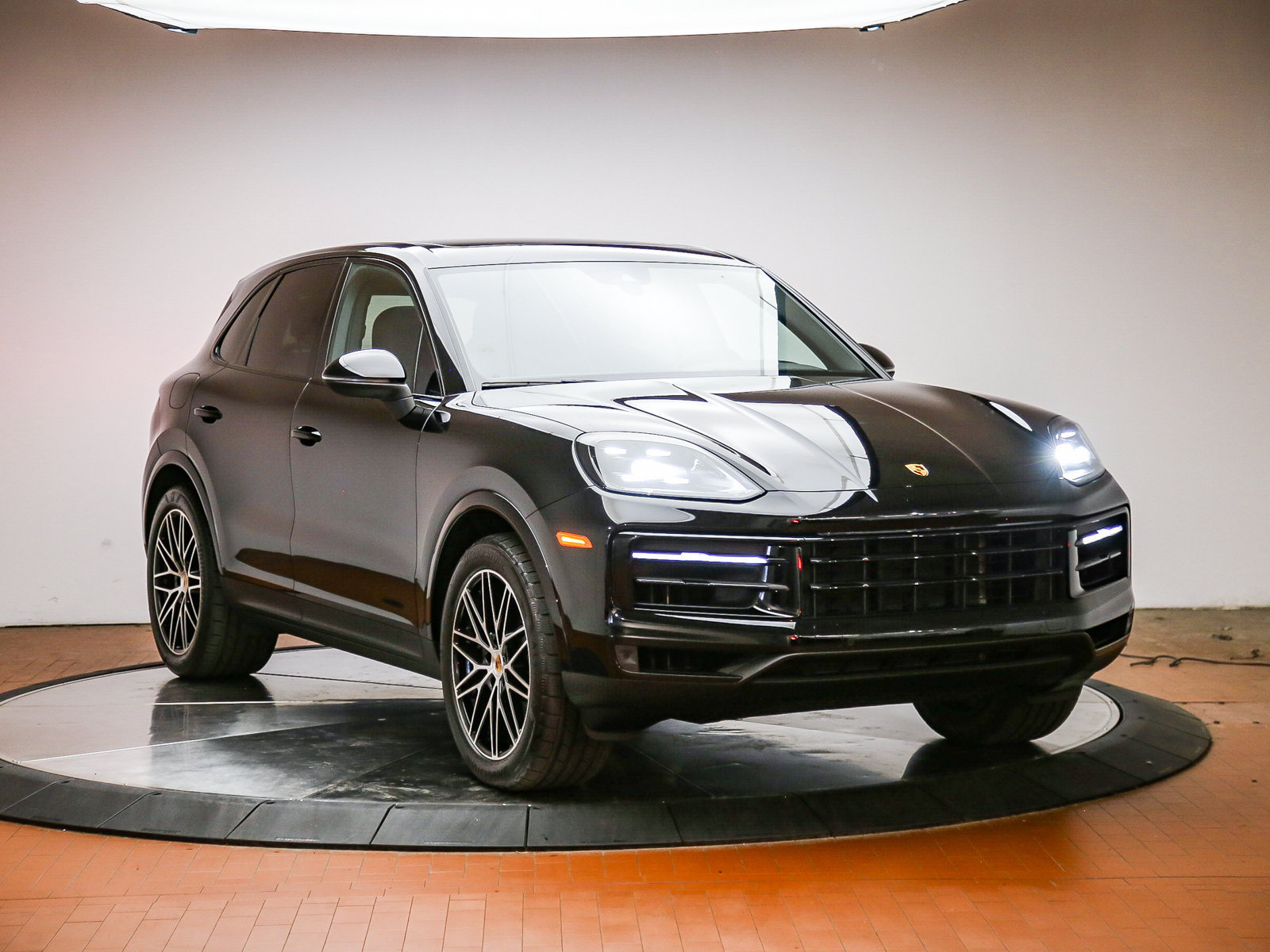 Certified 2024 Porsche Cayenne AWD/4WD image 9