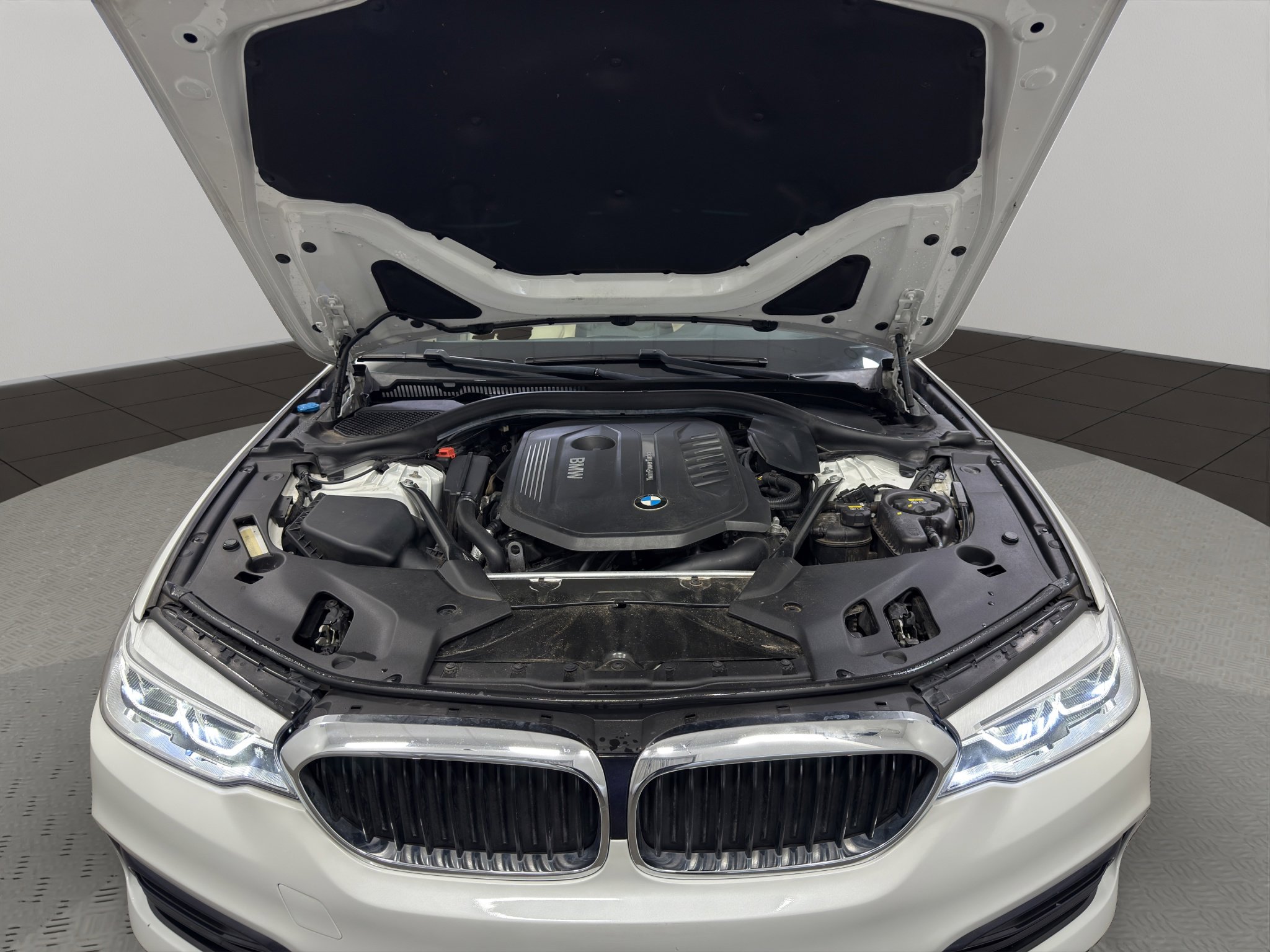 Used 2017 BMW 540i xDrive image 21