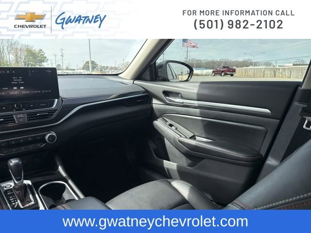 Used 2024 Nissan Altima 2.5 SR w/ SR Premium Package image 23