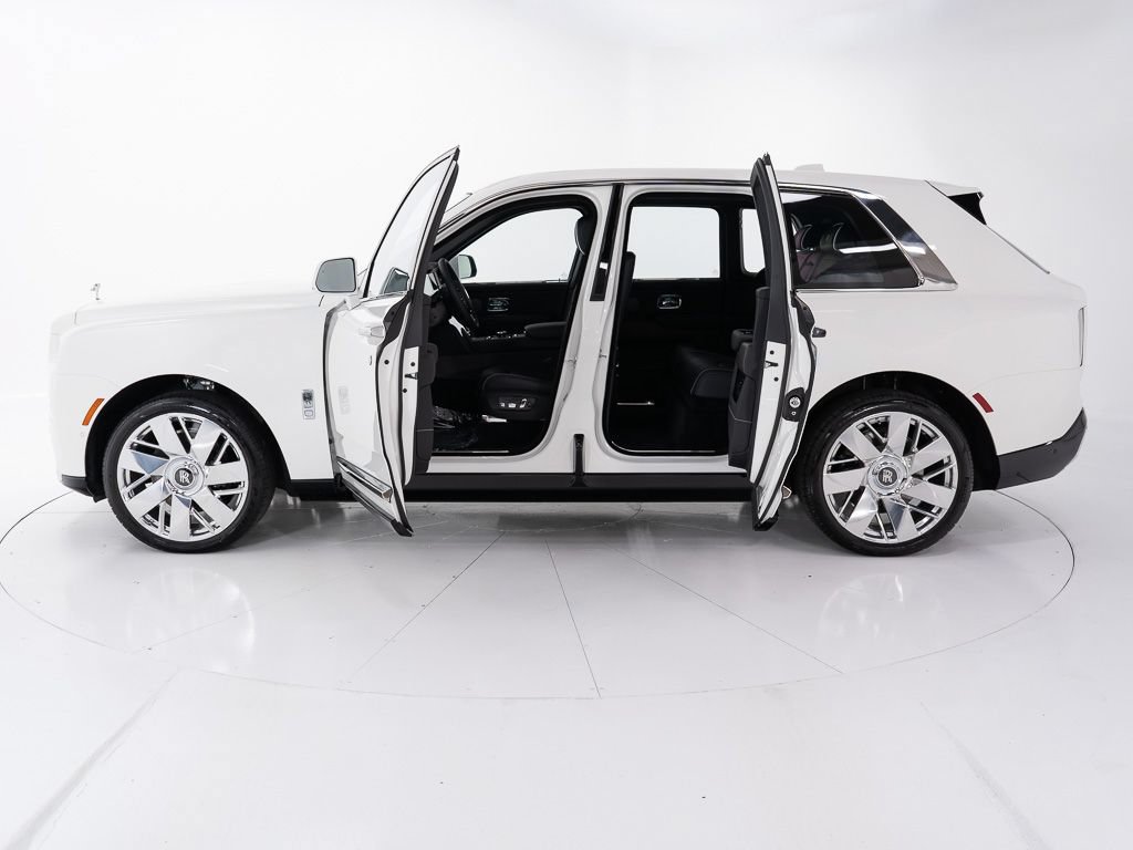 Used 2026 Rolls-Royce Cullinan AWD/4WD image 9