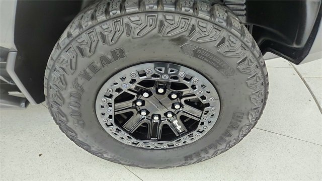 Used 2024 GMC Hummer EV 3X w/ Omega Edition image 58