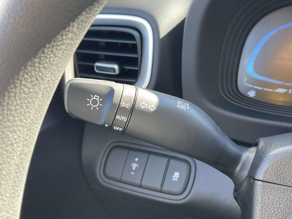 New 2026 Hyundai Venue SE FWD image 25